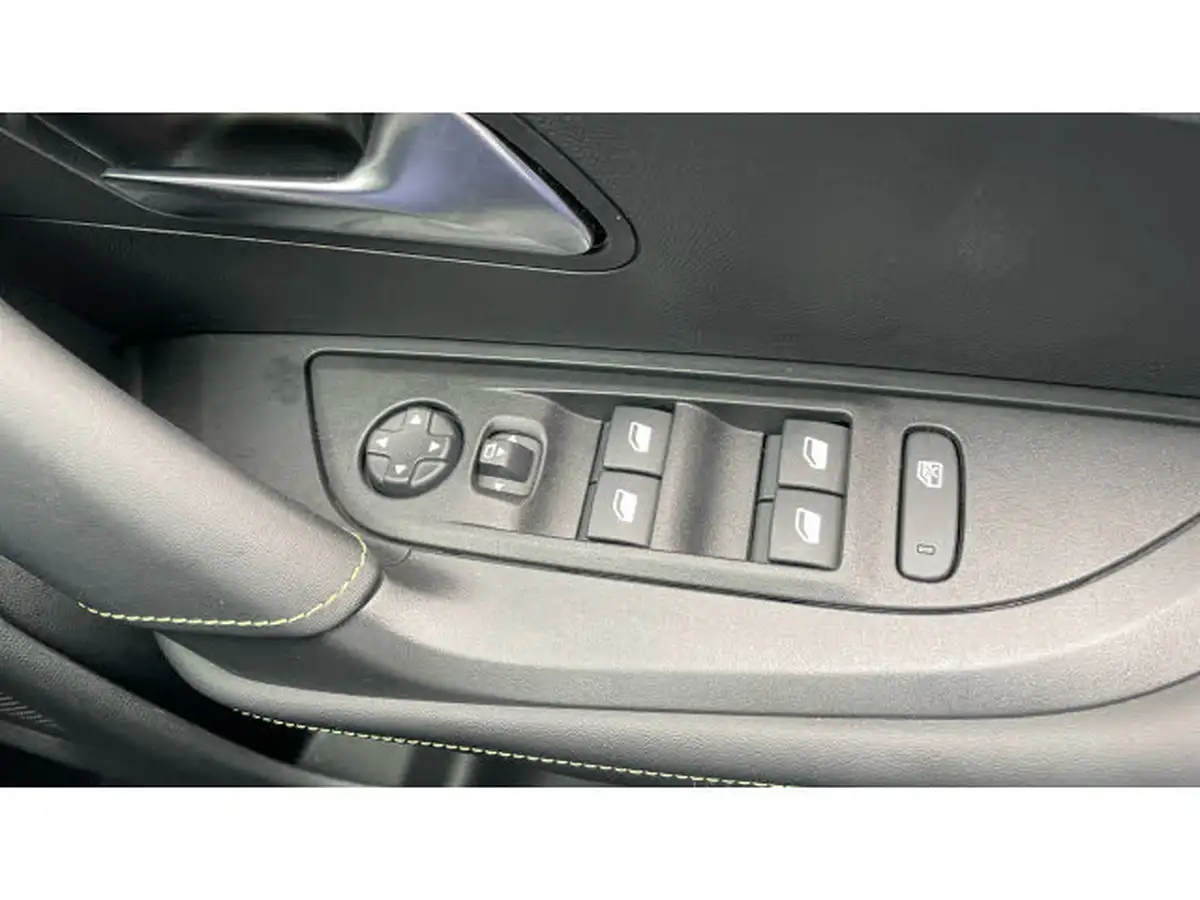 2024-peugeot-2008-suv-12-puretech-gt-130ps-eat8-big-35