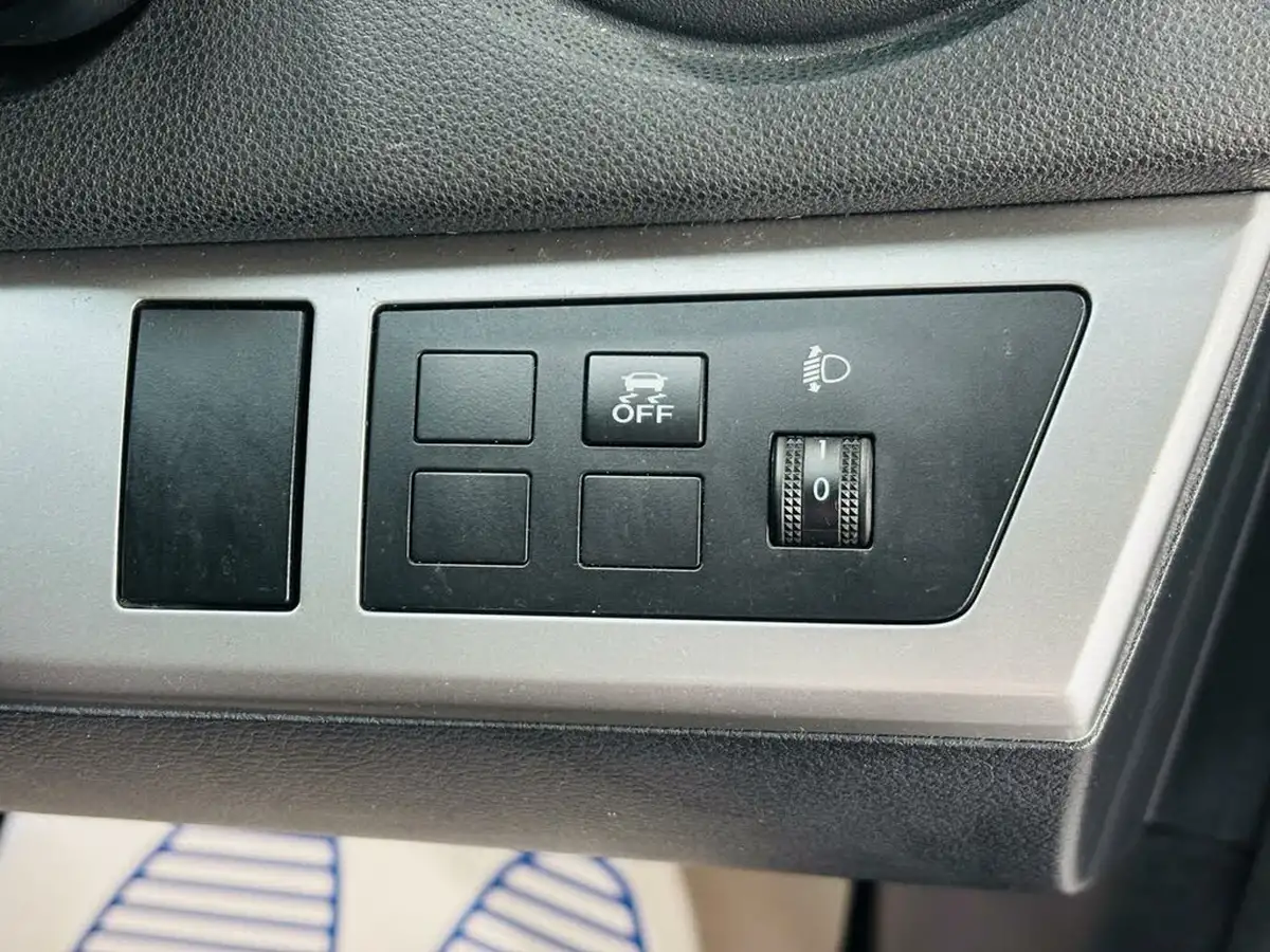 2013-mazda-mazda3-16-tamura-auto-big-17