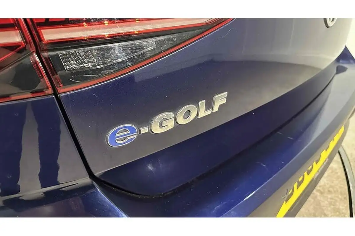 2019-volkswagen-golf-e-e-golf-big-16