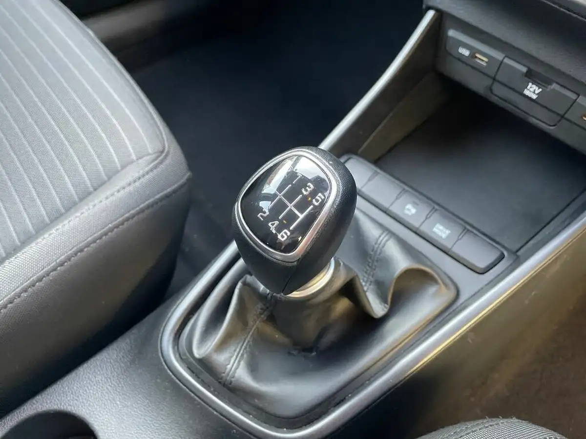 2021-hyundai-i20-10-t-gdi-se-connect-eclutch-imt-big-18