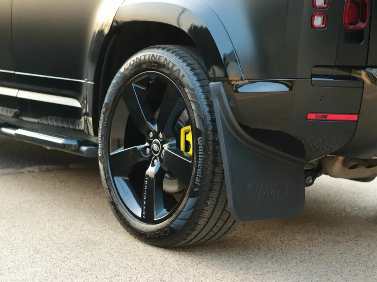 2023-land-rover-110-defender-30-d300-hard-top-x-dynamic-hse-110-big-40