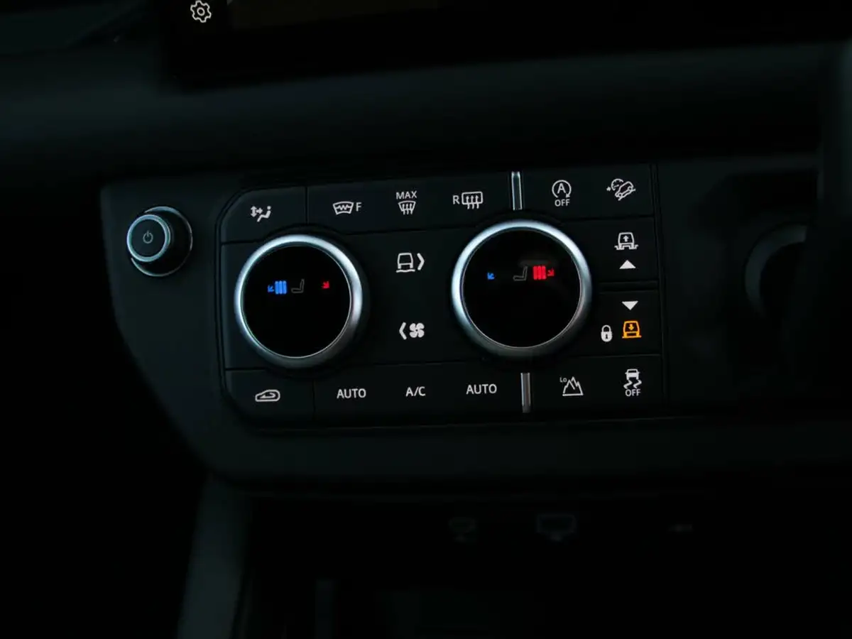 2023-land-rover-110-defender-30-d300-hard-top-x-dynamic-hse-110-big-12