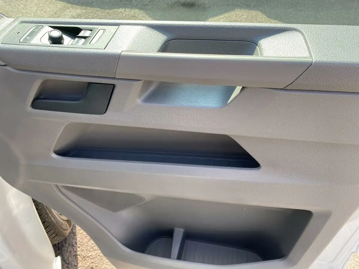 2024-volkswagen-transporter-big-21