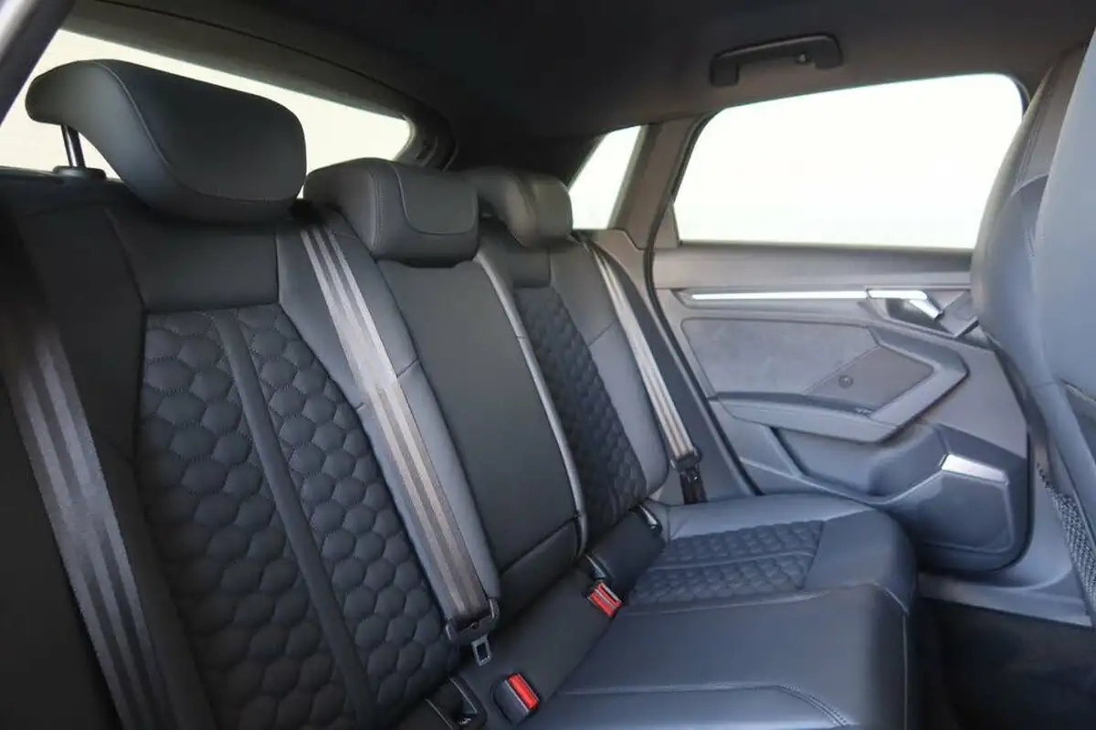 2023-audi-rs3-25-tfsi-carbon-black-sportback-5d-big-10