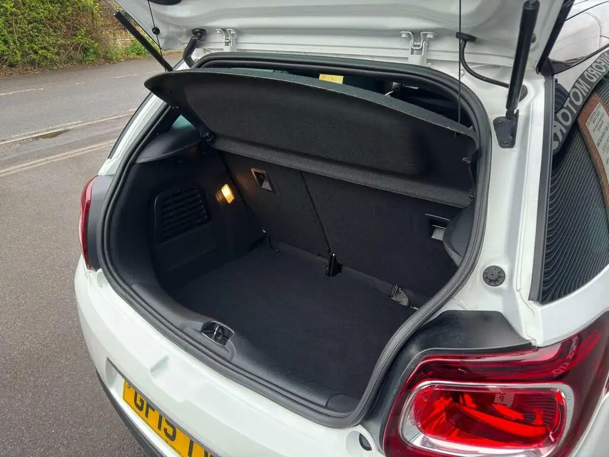 2015-citroen-ds3-12-dstyle-plus-big-34