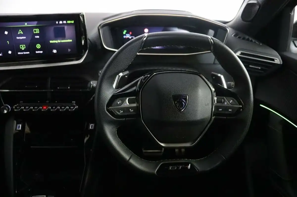 2023-peugeot-2008-suv-big-33