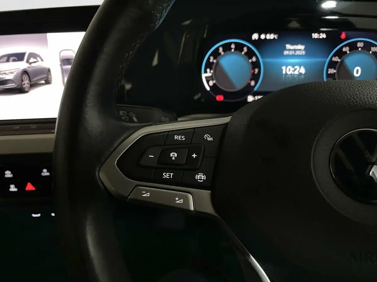 2021-volkswagen-golf-15-tsi-life-130ps-hatchback-big-15