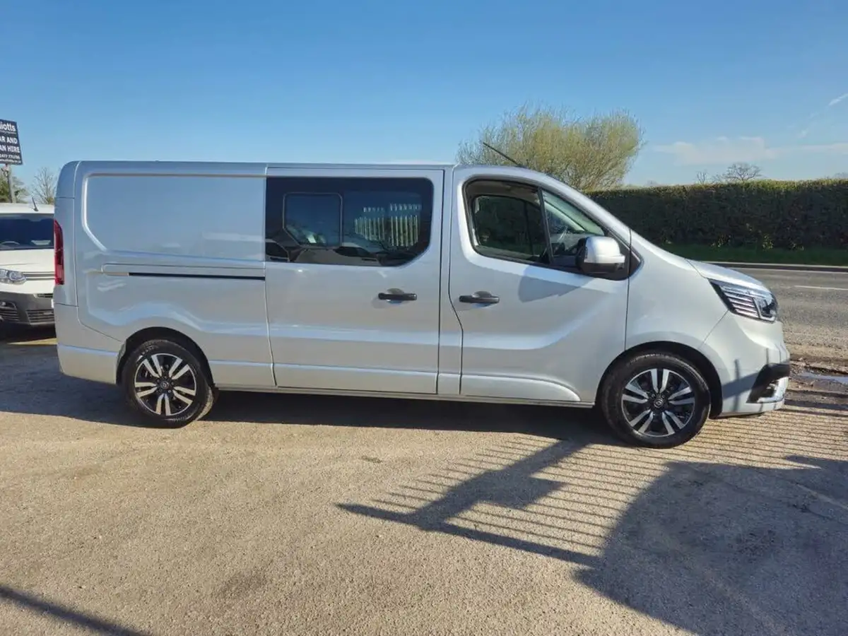 2023-renault-trafic-20dci-ll30-170-sport-crew-edc-auto-big-3