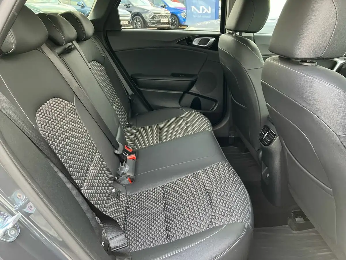 2024-kia-ceed-15-t-gdi-3-sportswagon-dct-big-40