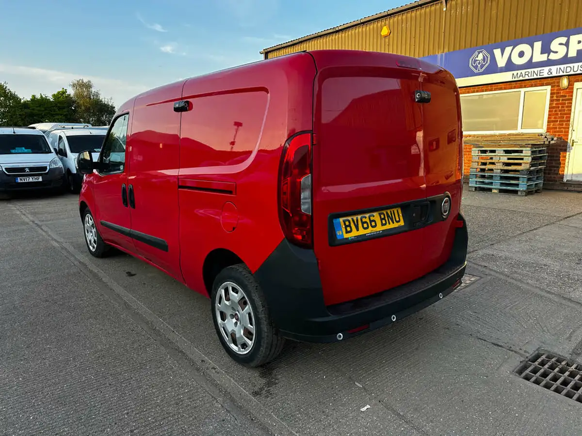 2015-fiat-doblo-cargo-16td-105eu-v-l1-refrigerated-van-big-7