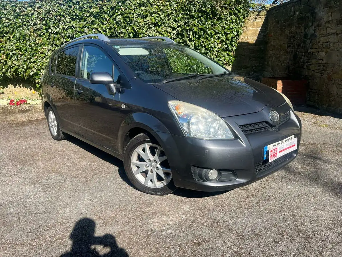 2009-toyota-verso-16-t2-vvt-i-big-37