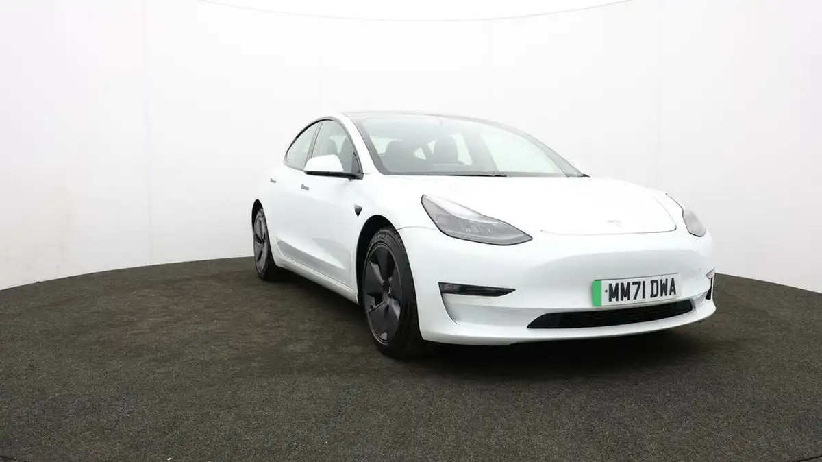2022-tesla-model-3-e-long-range-big-43