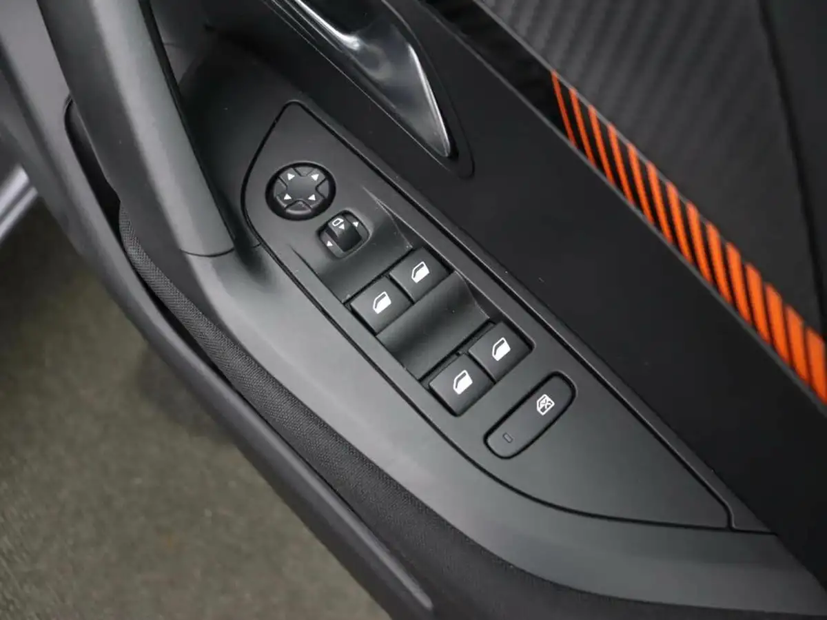 2022-peugeot-2008-suv-12-puretech-active-premium-big-17