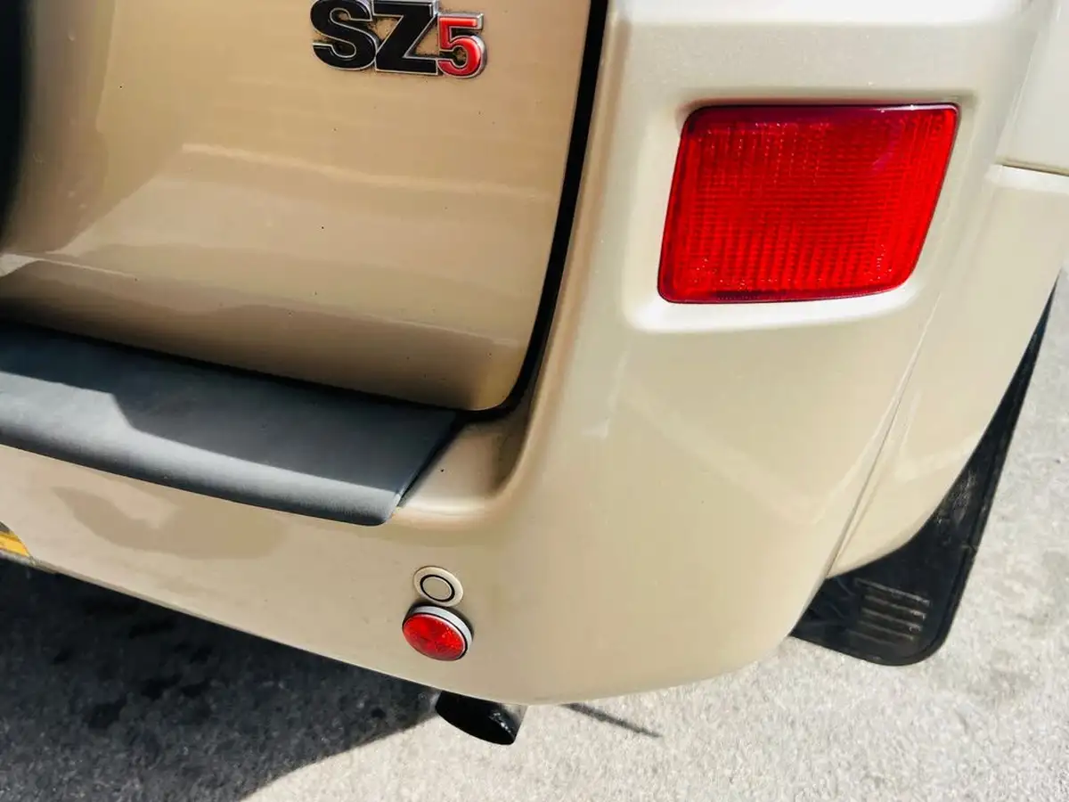 2010-suzuki-grand-vitara-19td-sz5-big-36