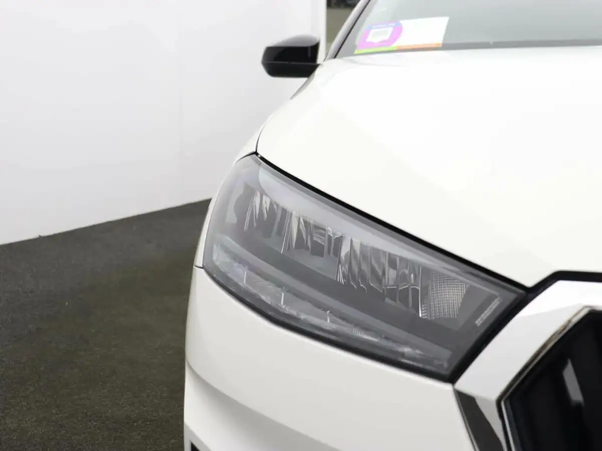 2023-skoda-fabia-10-mpi-colour-edition-big-38