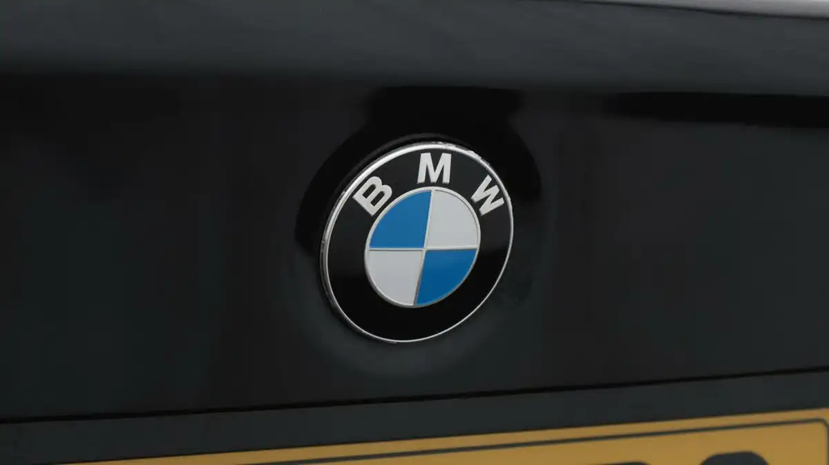 2017-bmw-3-series-30td-330d-xdrive-m-sport-saloon-4d-big-21