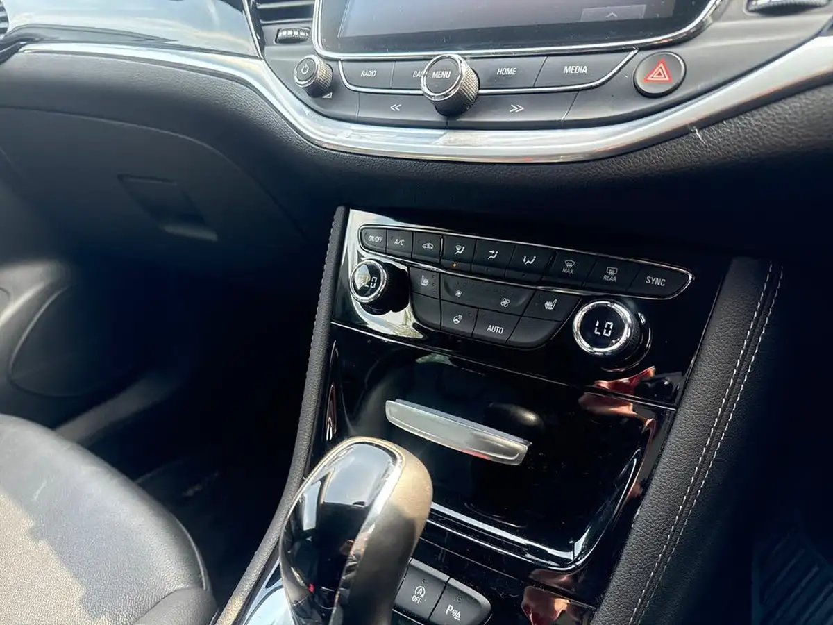 2017-vauxhall-astra-14i-16v-turbo-elite-nav-150ps-ss-hatchback-auto-big-17