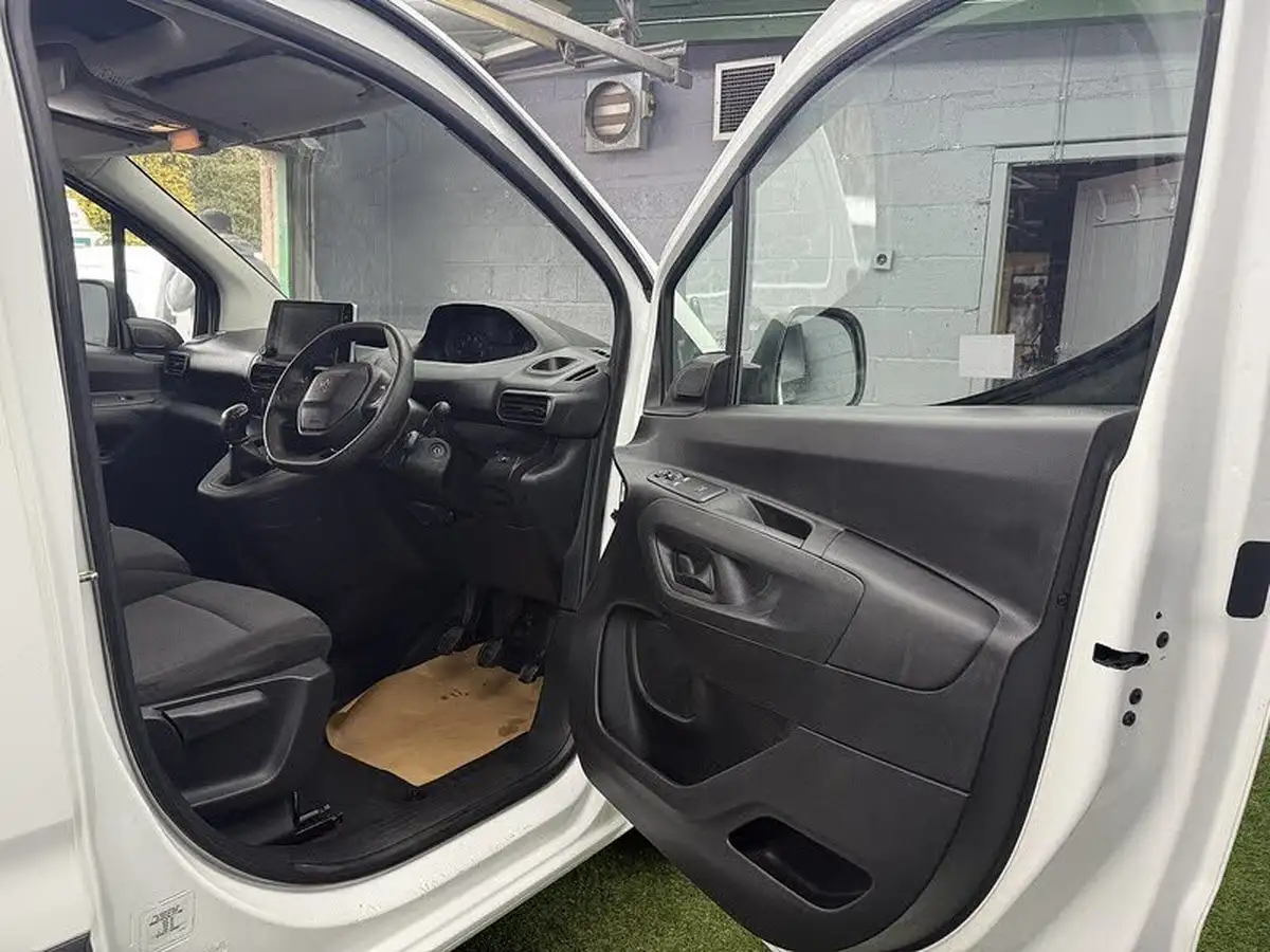 2019-peugeot-partner-15-bluehdi-1000-professional-100ps-eu6dt-panel-big-14