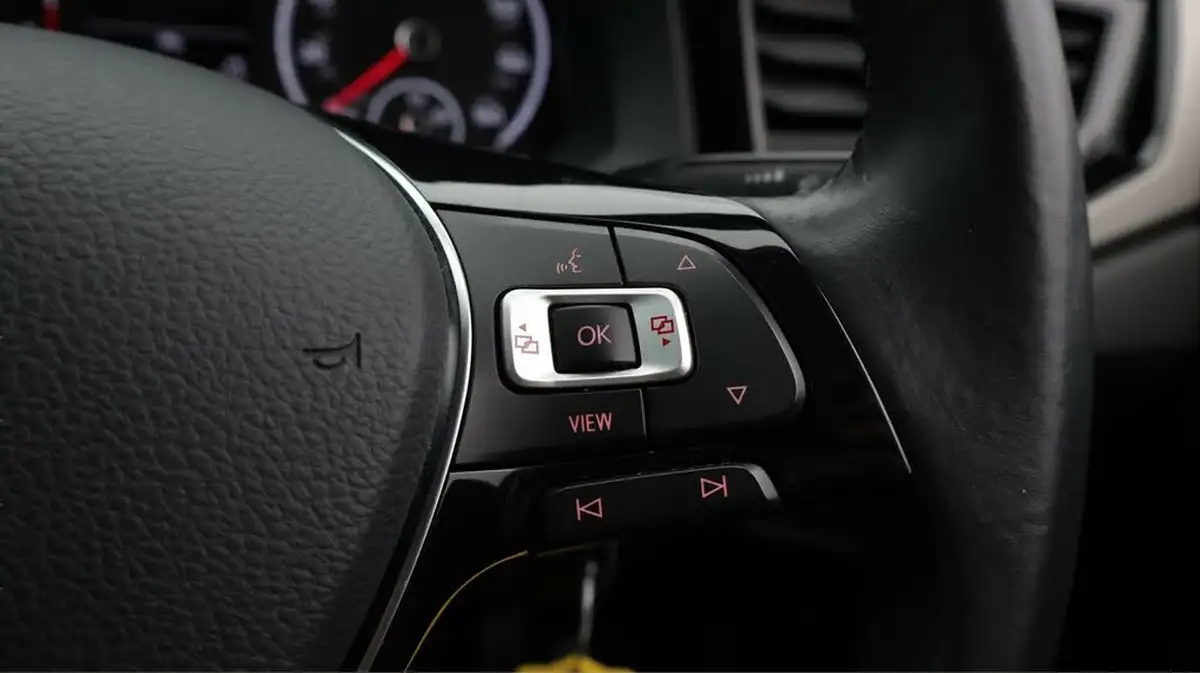 2021-volkswagen-polo-10-tsi-match-big-24