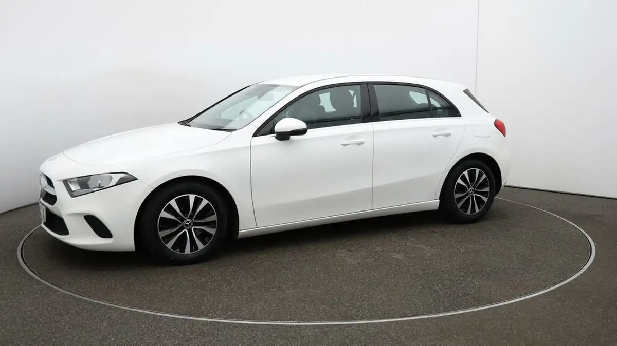 2021-mercedes-benz-a-class-13-a180-se-7g-dct-big-58