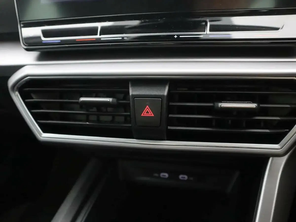 2021-seat-leon-15-tsi-evo-fr-130ps-hatchback-big-17