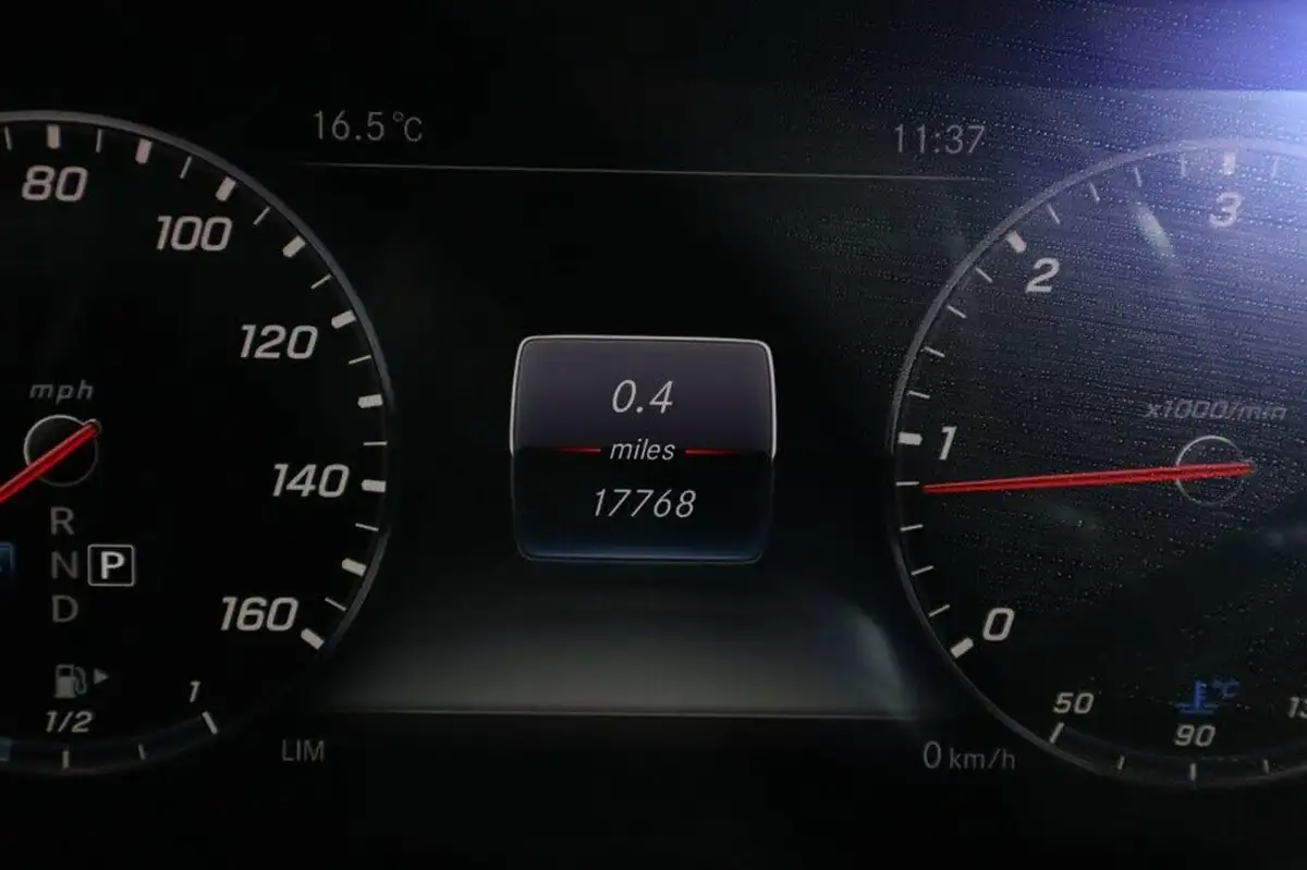 2019-mercedes-benz-e-class-20d-e220d-amg-line-night-edition-premium-plus-saloon-4d-big-48