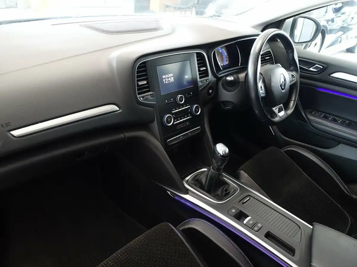 2017-renault-megane-15dci-dynamique-nav-sport-tourer-big-10