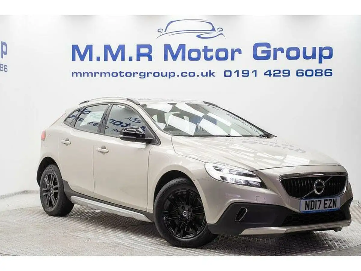 2017-volvo-v40-15-t3-cross-country-big-6