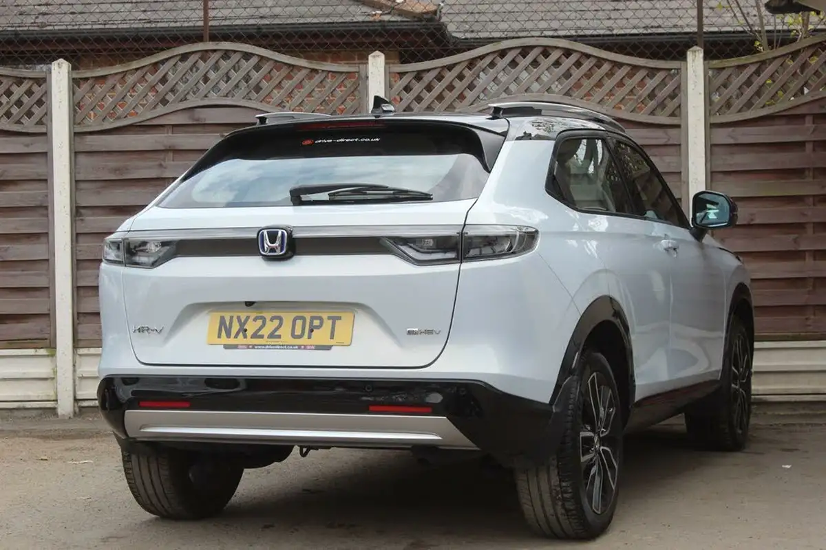 2022-honda-hr-v-15-i-mmd-advance-style-big-12