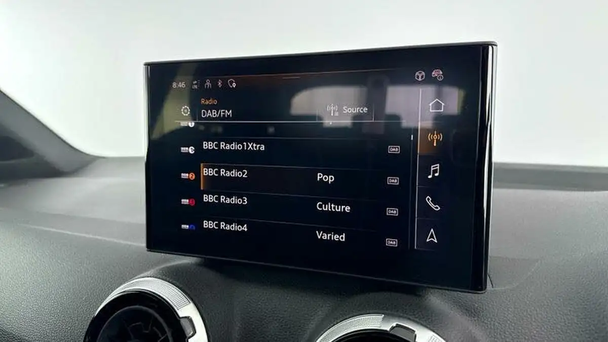 2024-audi-q2-10-30-tfsi-s-line-116ps-big-14