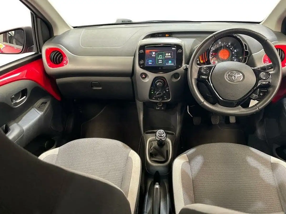 2021-toyota-aygo-10-vvt-i-x-play-tss-big-9