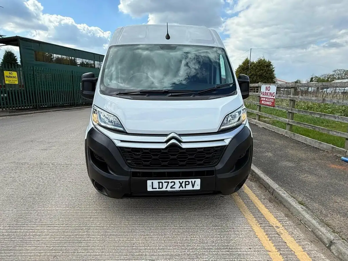 2022-citroen-relay-22bluehdi-35-l2h2-enterprise-big-14