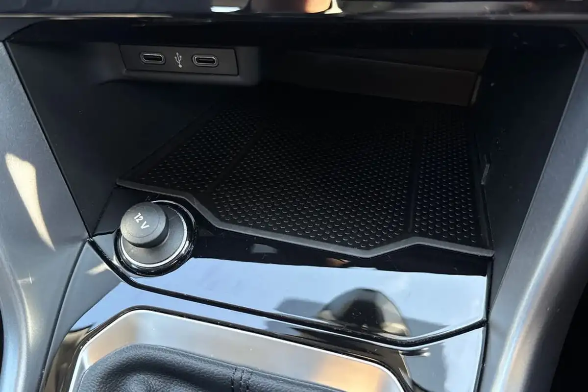 2022-volkswagen-t-roc-10-tsi-life-big-42