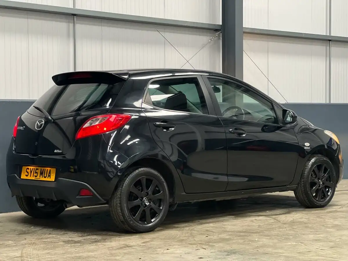 2015-mazda-mazda2-13-black-edition-big-4