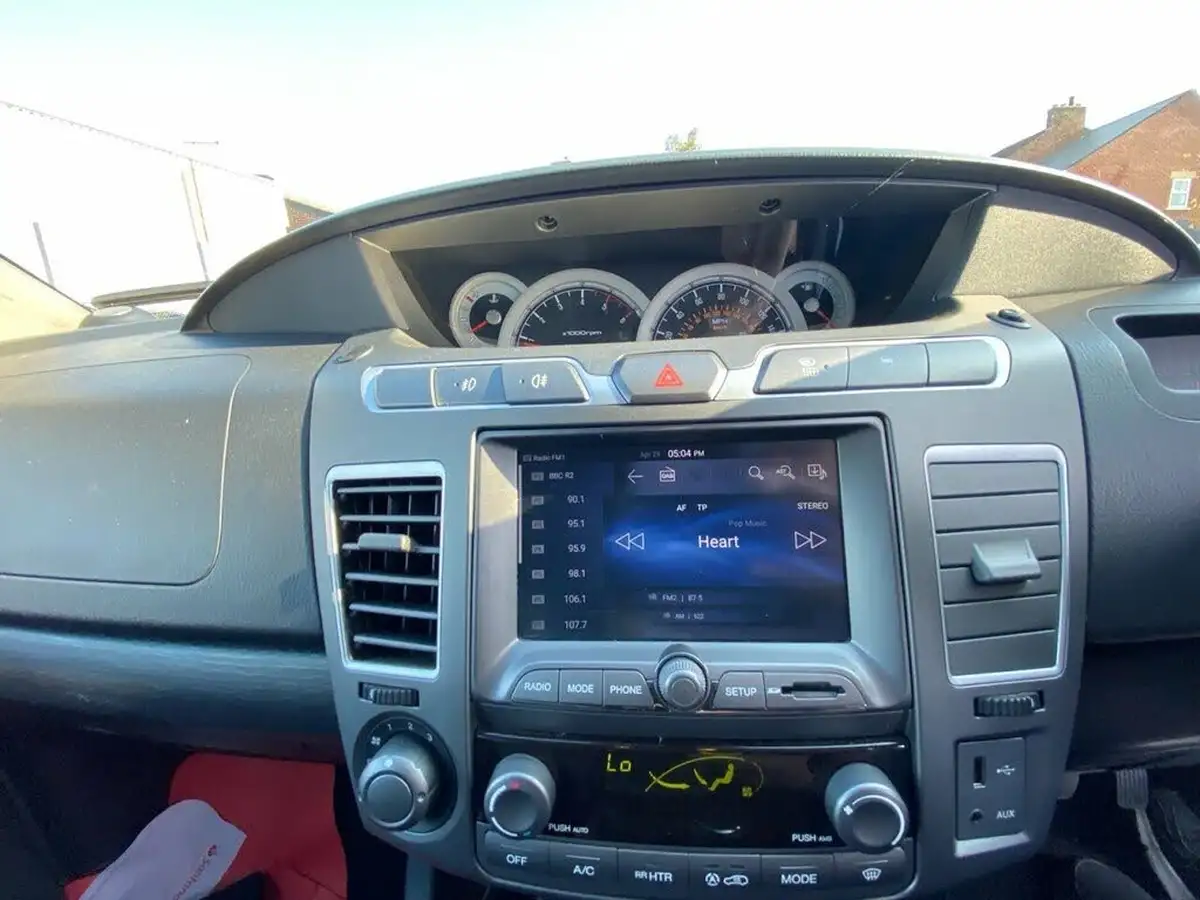 2018-kgm-ssangyong-turismo-22td-ex-auto-big-29