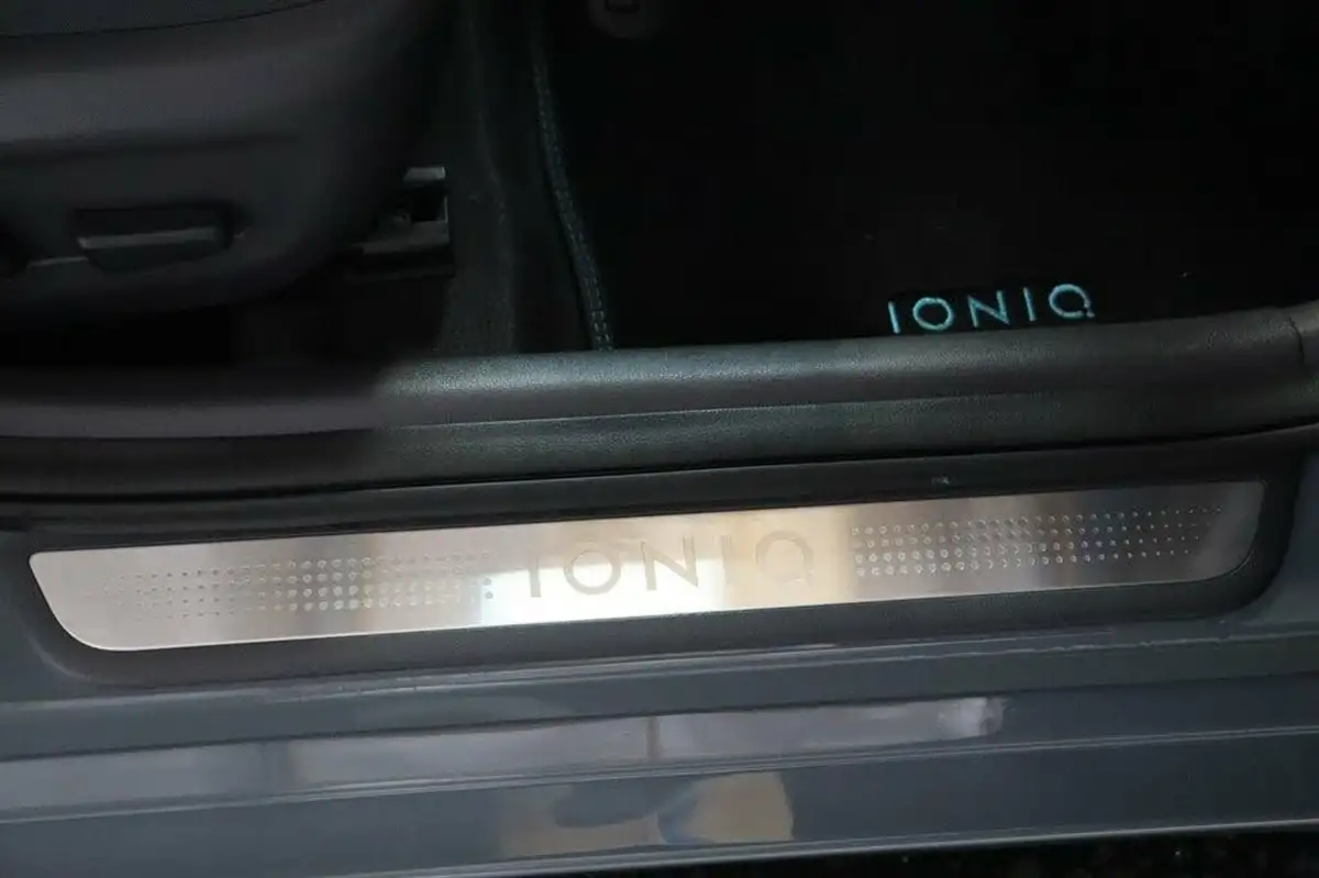 2022-hyundai-ioniq-16-gdi-premium-se-hybrid-big-17
