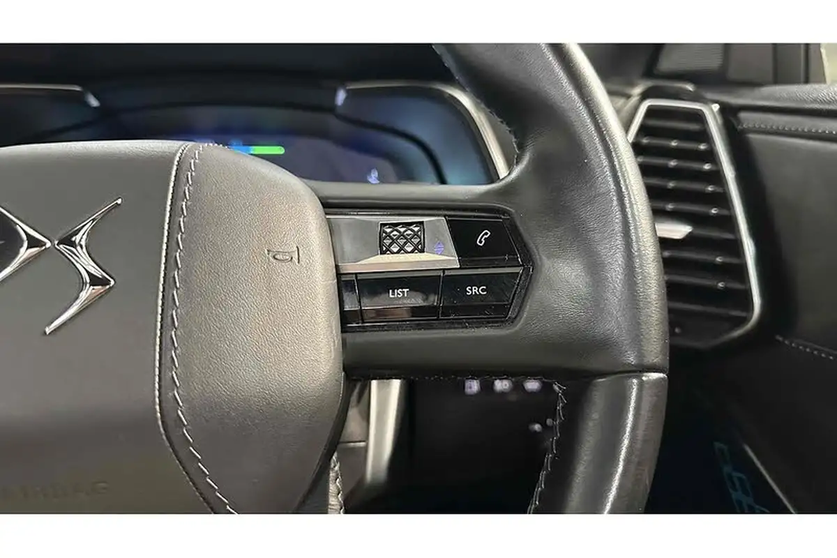 2020-ds-ds-7-crossback-e-tense-ultra-prestige-300ps-4x4-big-35