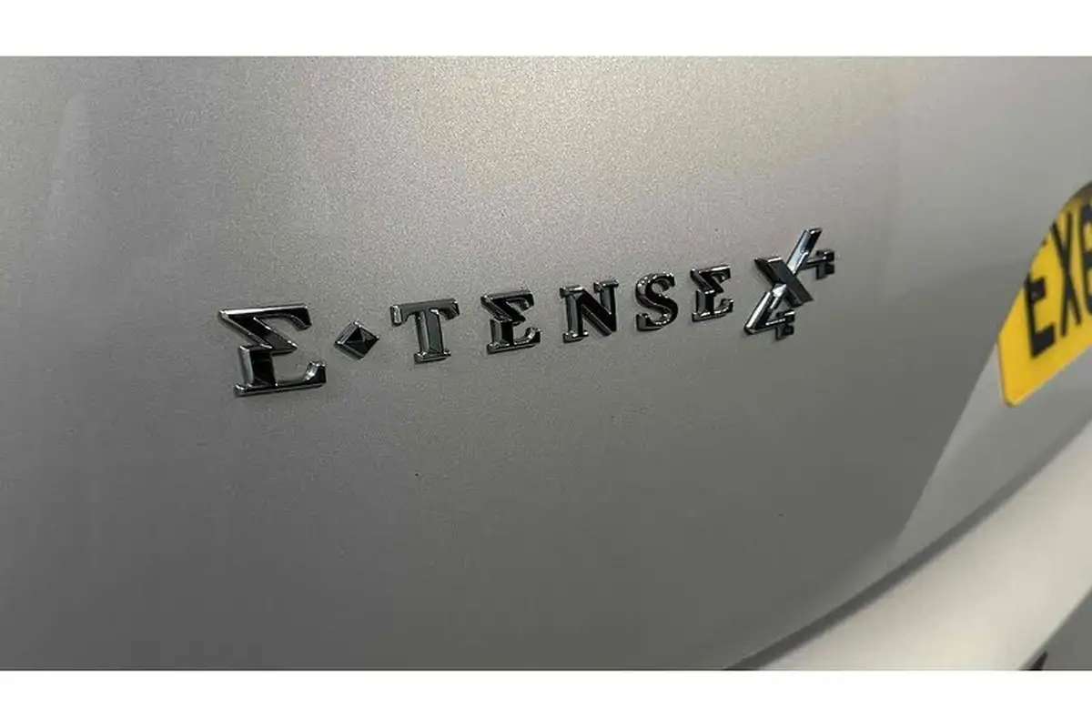 2020-ds-ds-7-crossback-e-tense-ultra-prestige-300ps-4x4-big-9