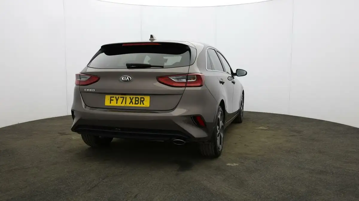 2021-kia-ceed-15-t-gdi-3-hatchback-big-53