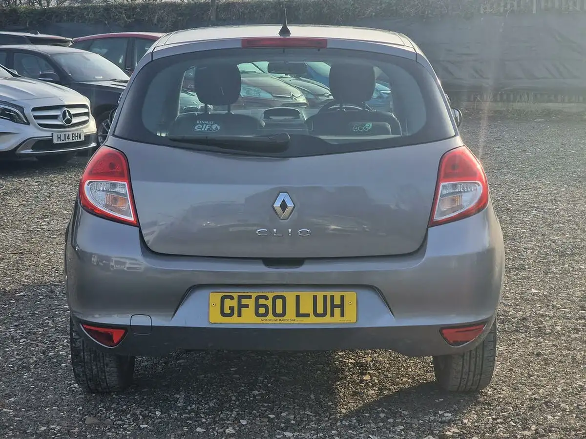 2010-renault-clio-12-i-music-16v-75bhp-hatchback-3d-big-5