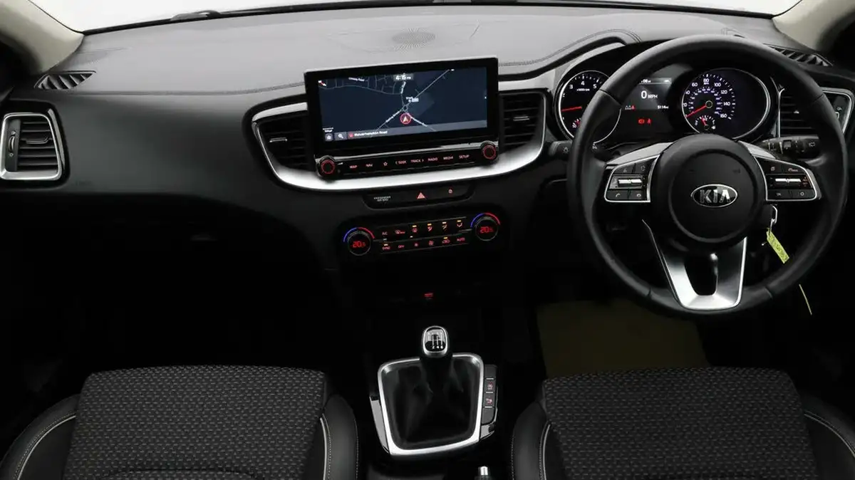 2021-kia-ceed-15-t-gdi-3-hatchback-big-12
