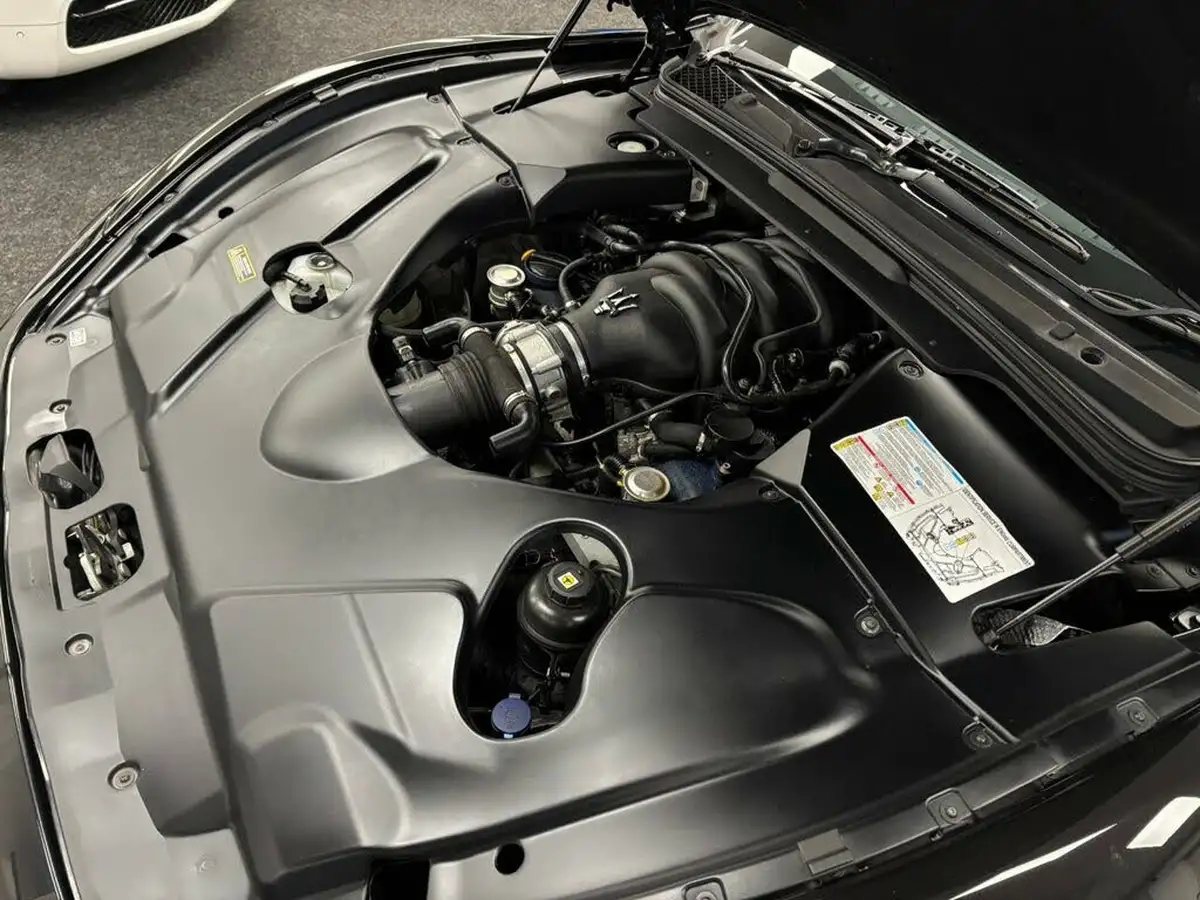2016-maserati-granturismo-42-big-79