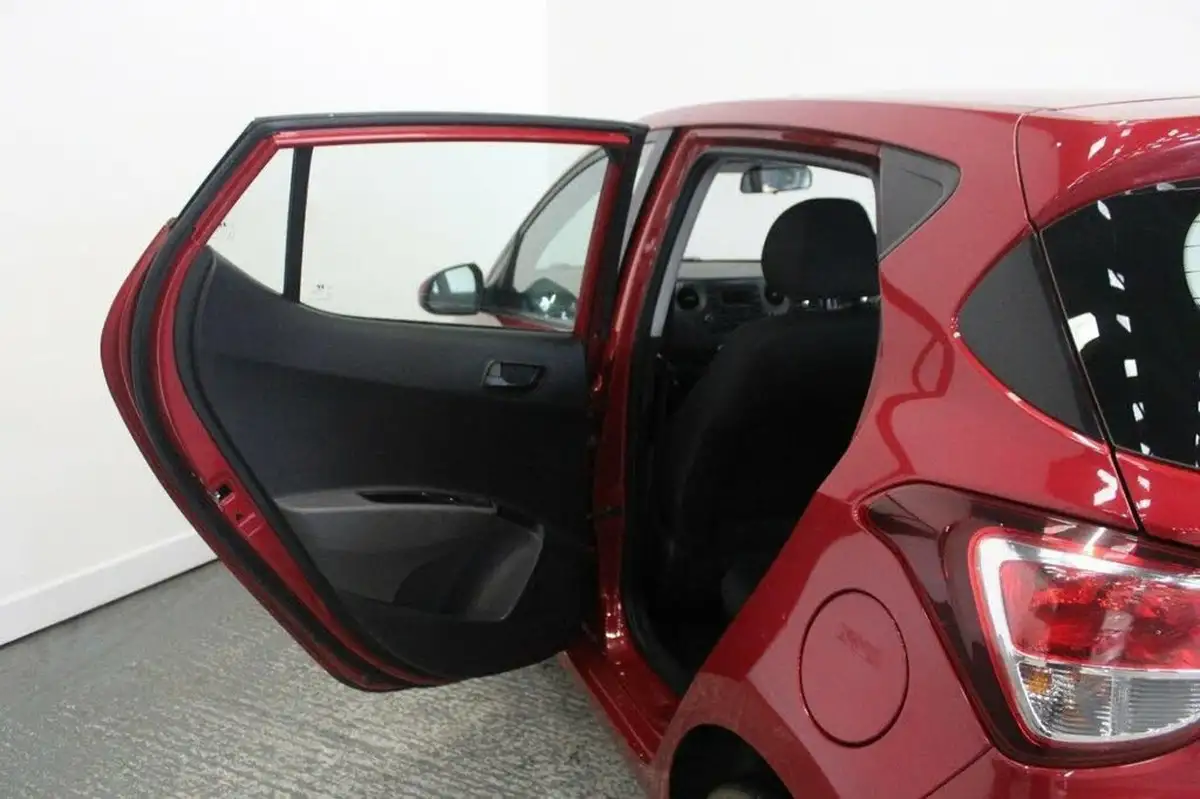 2019-hyundai-i10-12-se-big-18