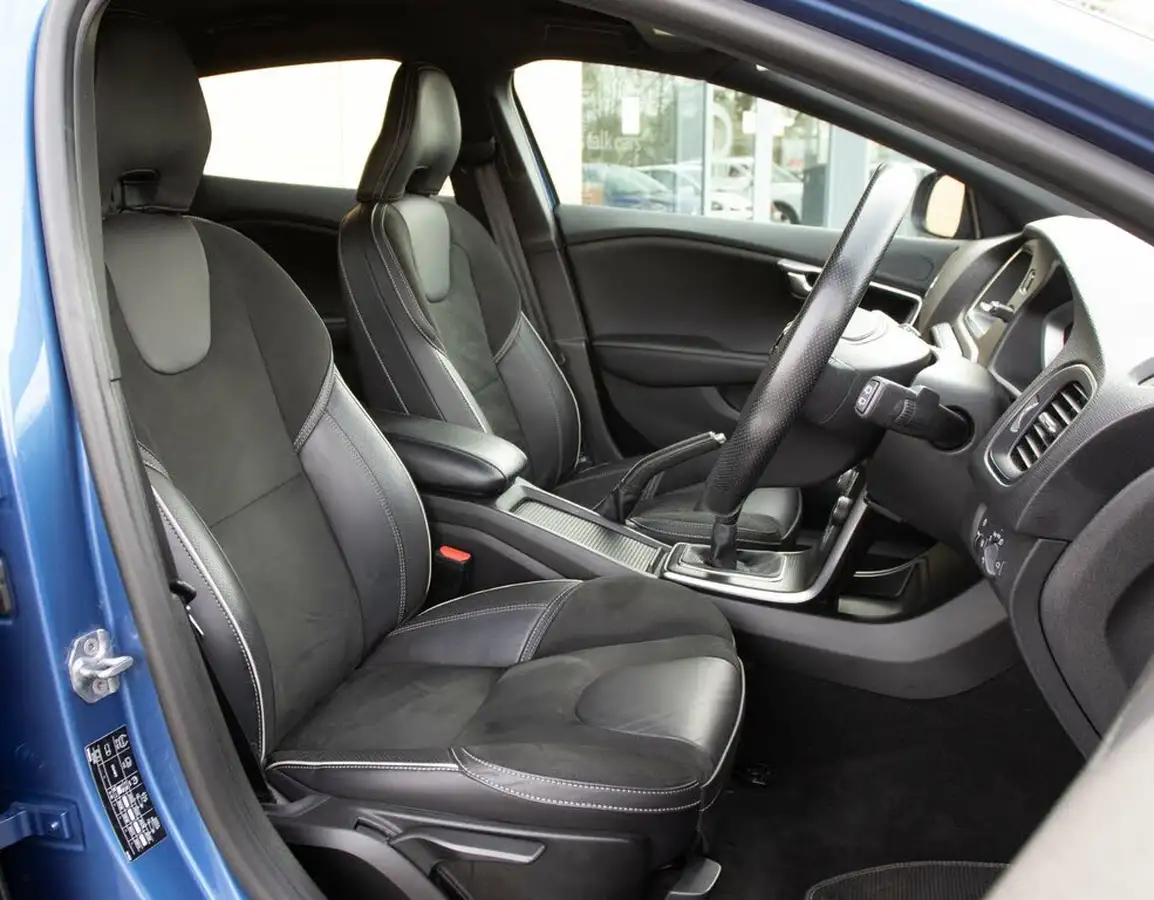 2019-volvo-v40-20td-d2-r-design-nav-plus-big-30