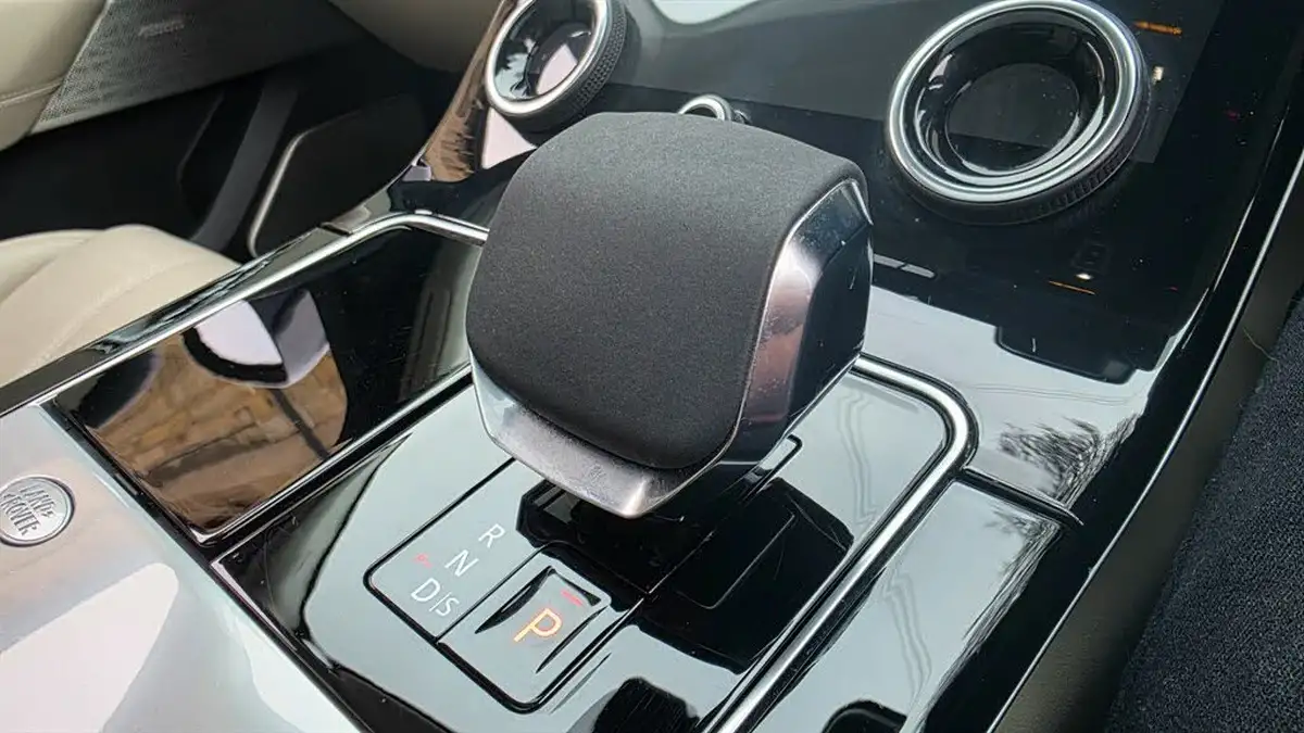 2021-land-rover-range-rover-velar-30-d300-r-dynamic-hse-big-28