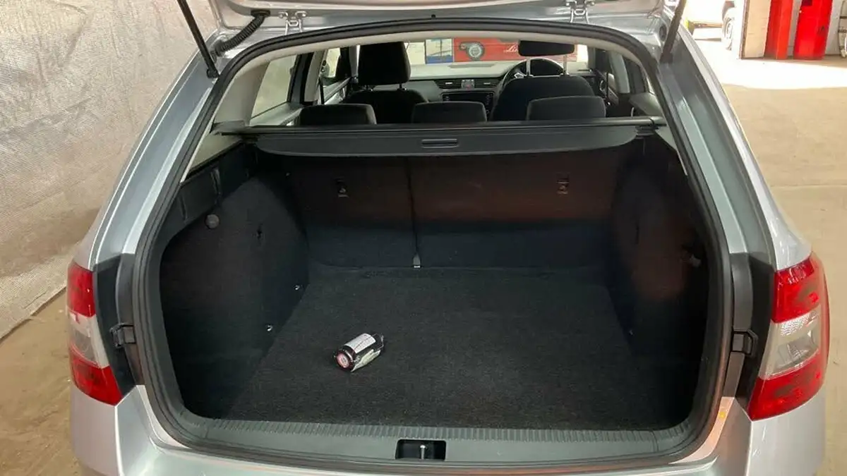 2018-skoda-octavia-10-tsi-s-estate-big-12