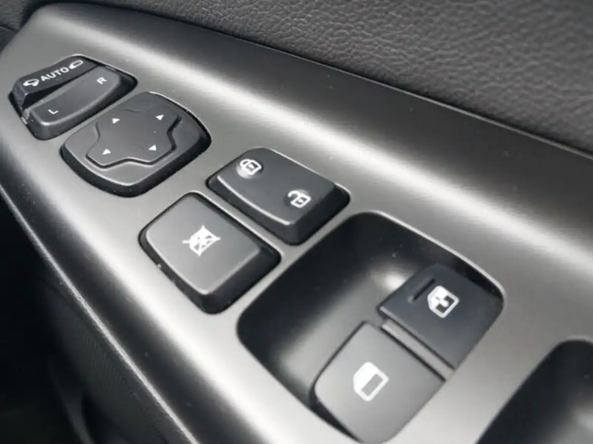 2019-hyundai-kona-16-t-gdi-premium-gt-1-tone-roof-big-12