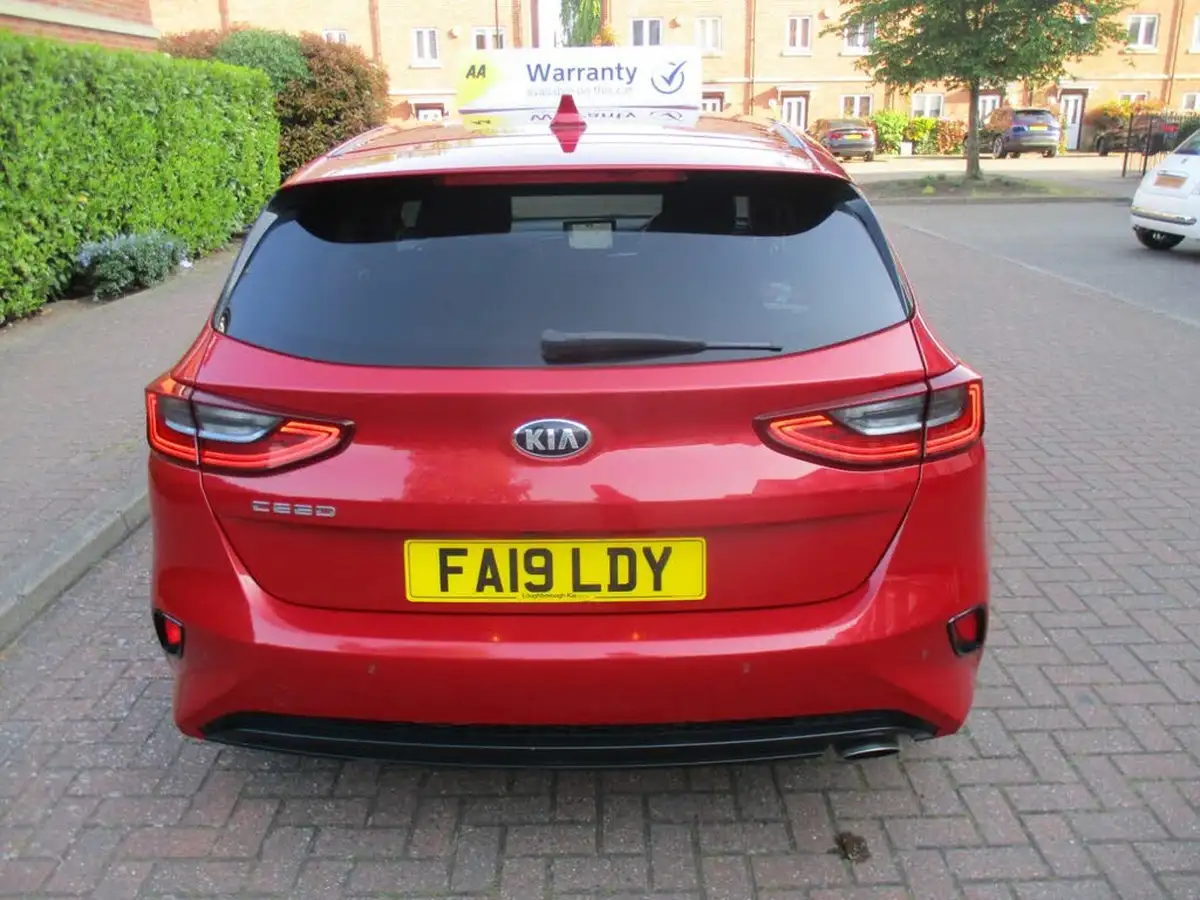 2019-kia-ceed-10-t-gdi-3-hatchback-big-10