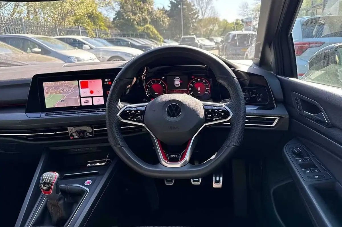 2021-volkswagen-golf-20-tsi-gti-big-12