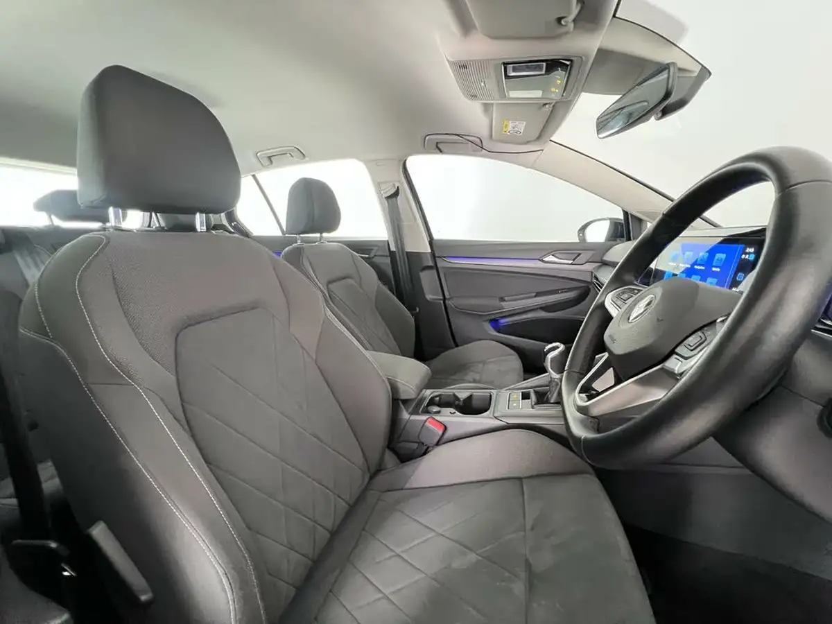 2021-volkswagen-golf-15-tsi-style-150ps-hatchback-big-4